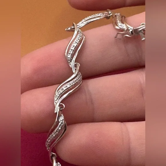 Real natural diamond on sterling silver 7.5” Kay jeweler bracelet - Picture 5 of 17